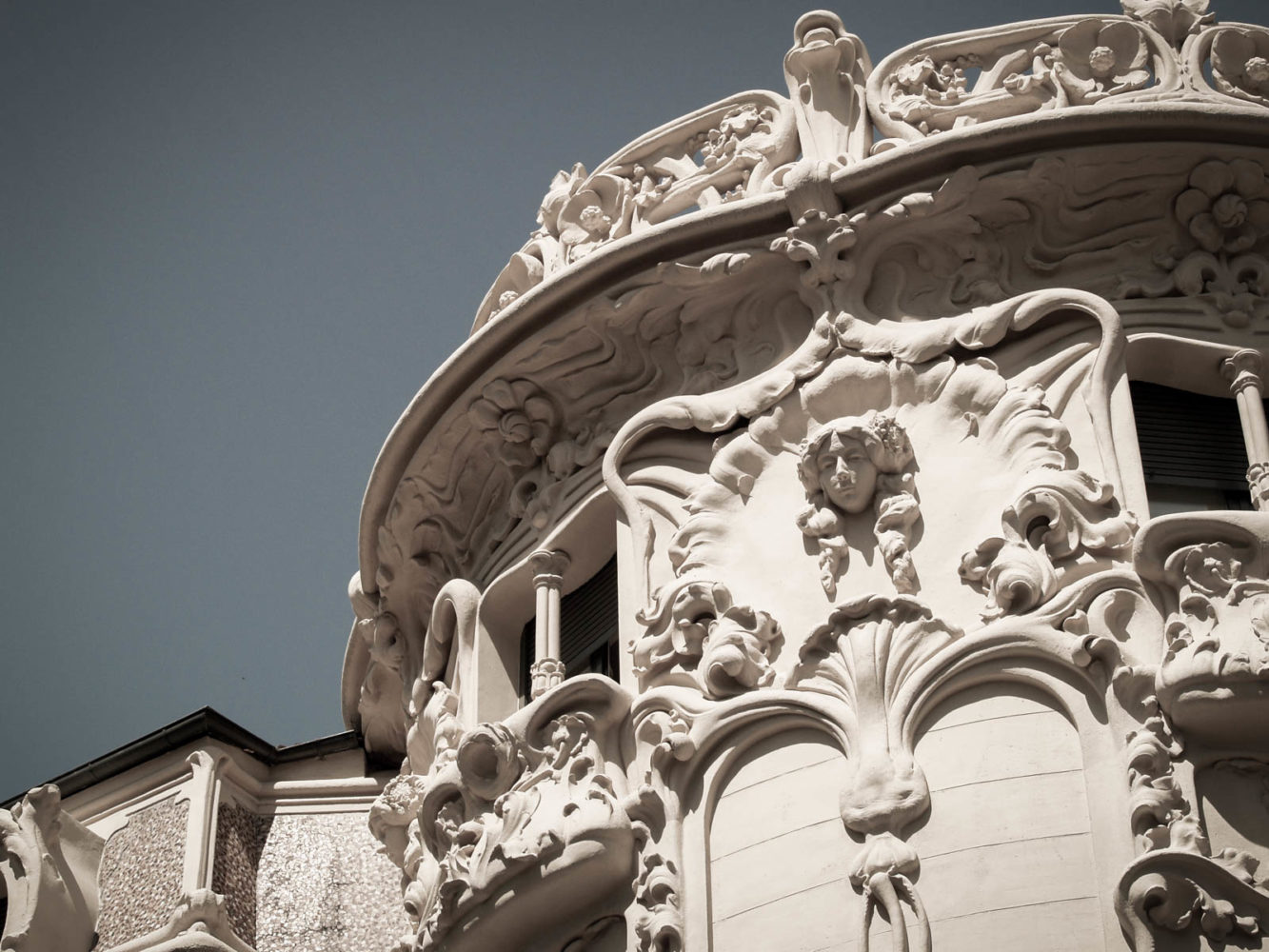 Building facade in Madrid. ©Kevin Day/Tanager Photography